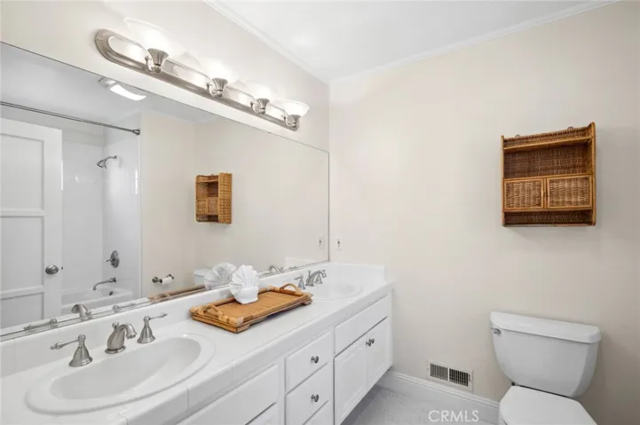 425 Dahlia Avenue, Corona Del Mar, California 92625