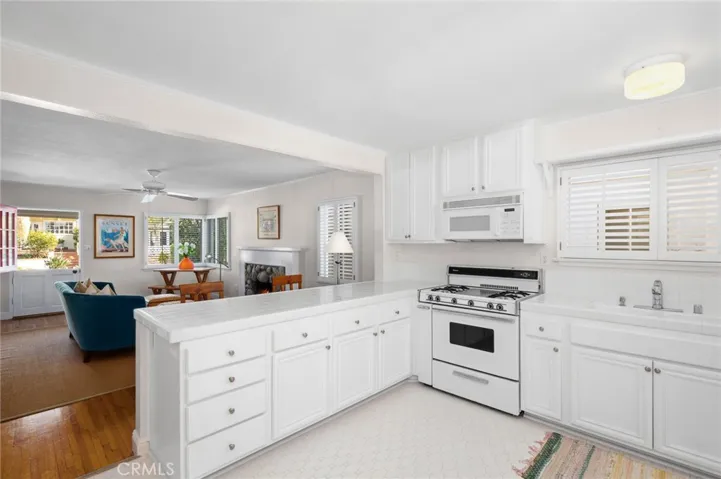 425 Dahlia Avenue, Corona Del Mar, California 92625