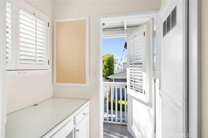 425 Dahlia Avenue, Corona Del Mar, California 92625