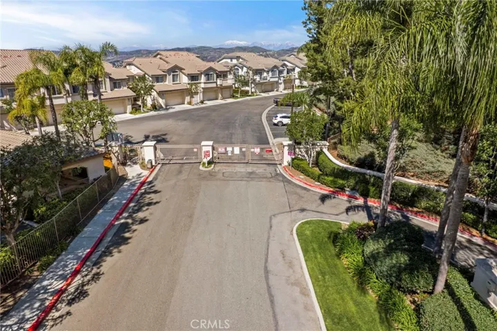 Secondary gate to community
