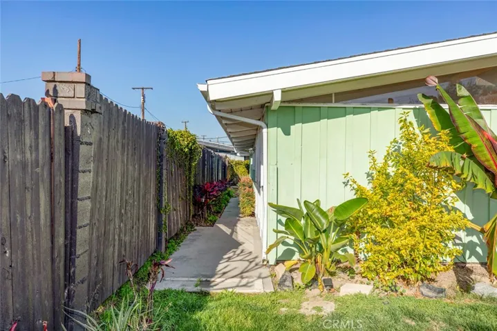 3315 Stevely Avenue, Long Beach, California 90808