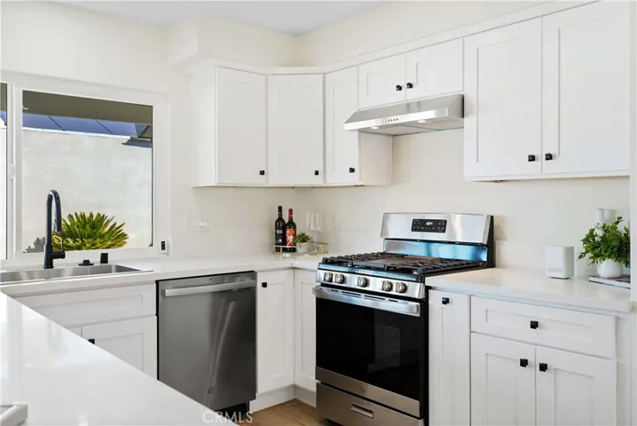 12586 Warbler Avenue, Grand Terrace, California 92313
