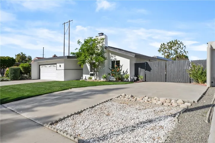 12586 Warbler Avenue, Grand Terrace, California 92313