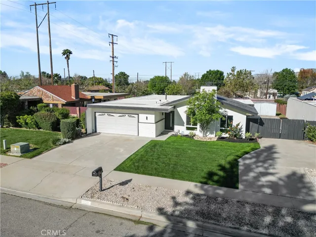12586 Warbler Avenue, Grand Terrace, California 92313