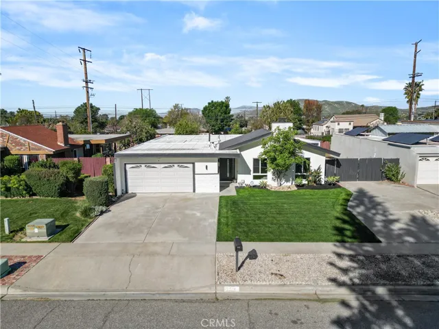 12586 Warbler Avenue, Grand Terrace, California 92313