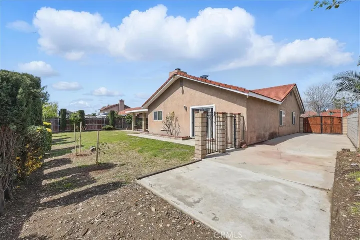 14761 Hawthorne Avenue, Fontana, California 92335