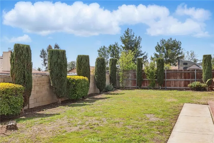 14761 Hawthorne Avenue, Fontana, California 92335