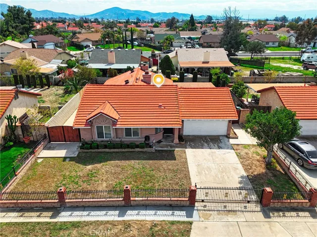 14761 Hawthorne Avenue, Fontana, California 92335
