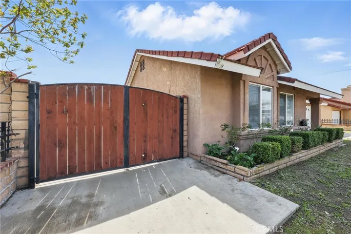 14761 Hawthorne Avenue, Fontana, California 92335