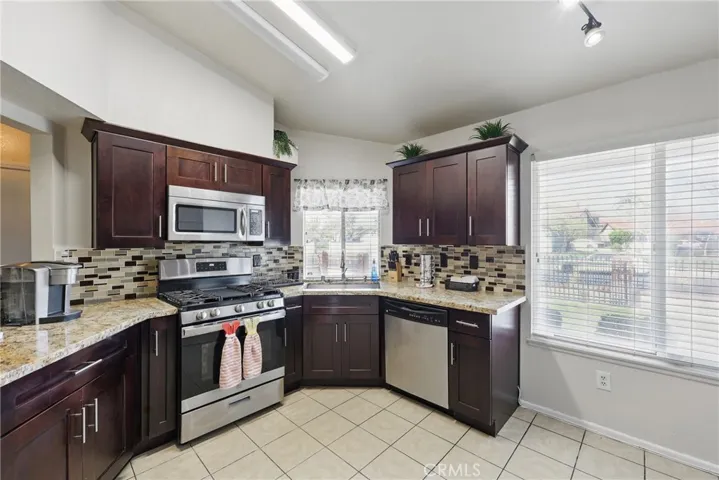 14761 Hawthorne Avenue, Fontana, California 92335