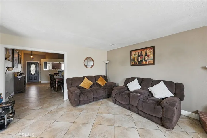 14761 Hawthorne Avenue, Fontana, California 92335