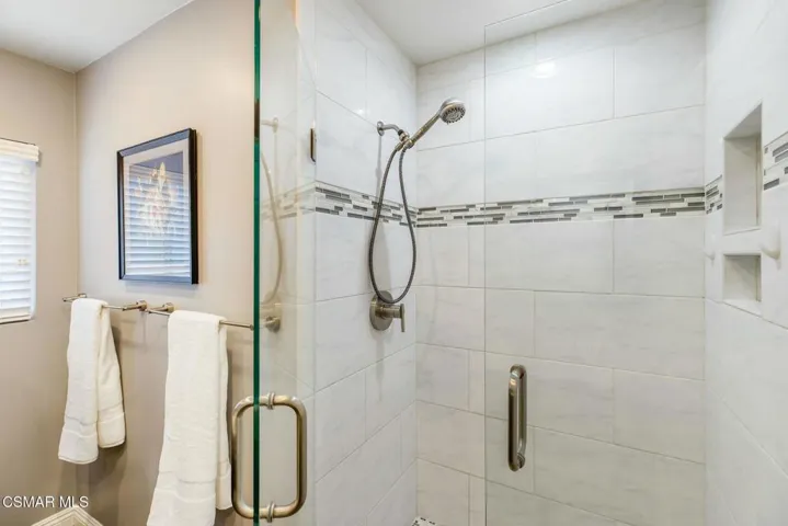 Primary en-suite Bathroom