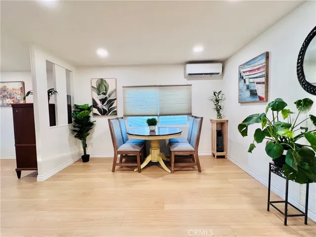 Dining room - view 1