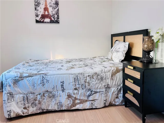 2nd bedroom - view 2