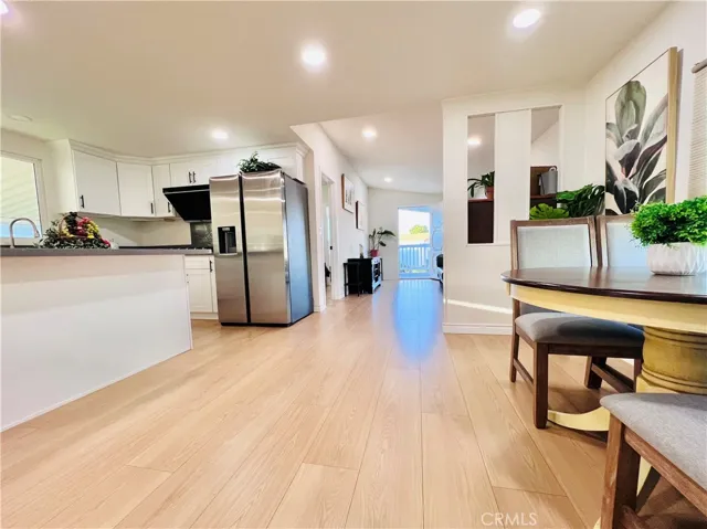 Dining room opens to kitchen - view 1