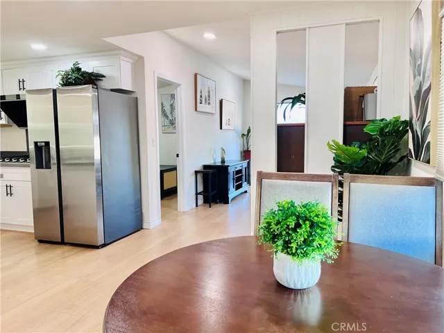 Dining room opens to kitchen - view 2