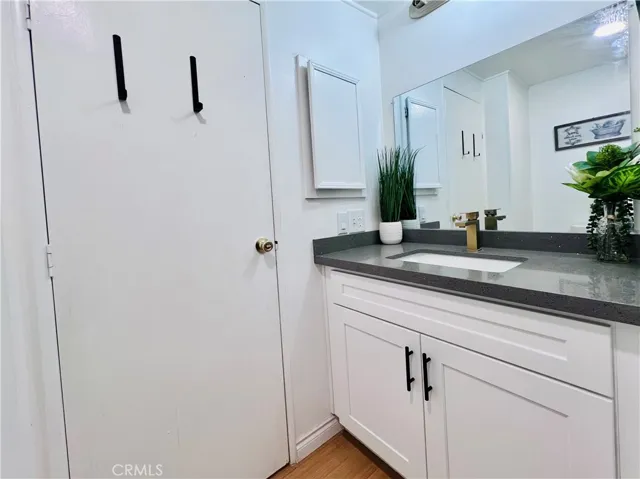 2nd bathroom - view 2