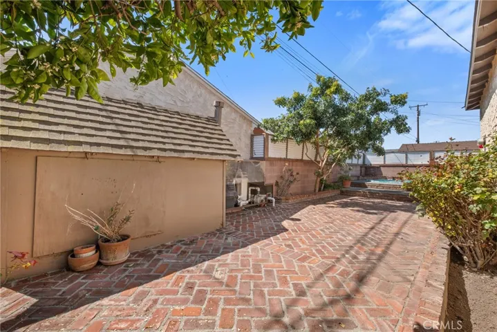 2516 Dashwood Street, Lakewood, California 90712