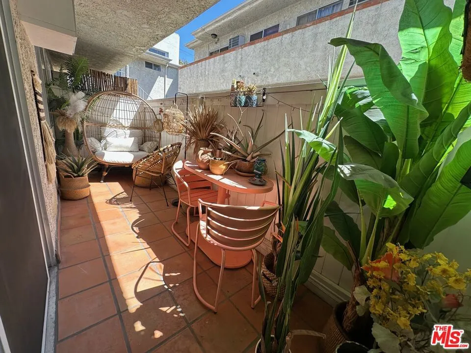 3756 Bagley Avenue 102, Los Angeles, California 90034 home-pic-14