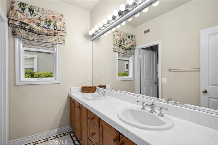 41 Whitehall, Newport Beach, California 92660