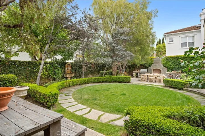 41 Whitehall, Newport Beach, California 92660