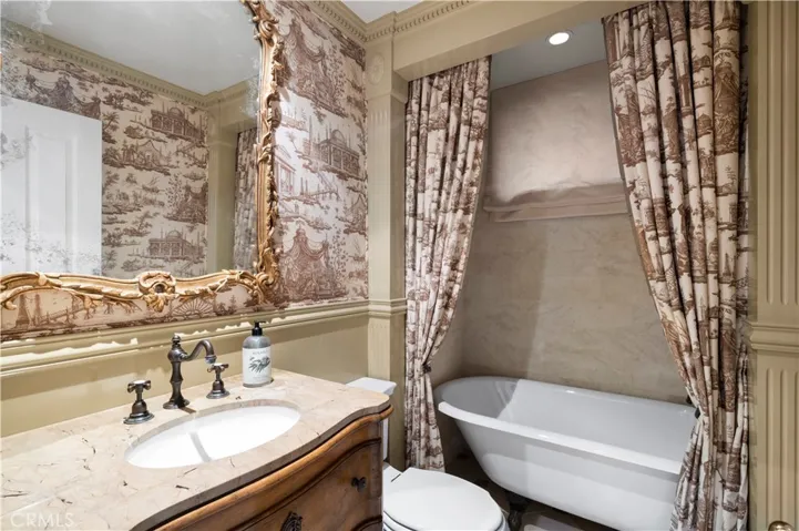 41 Whitehall, Newport Beach, California 92660