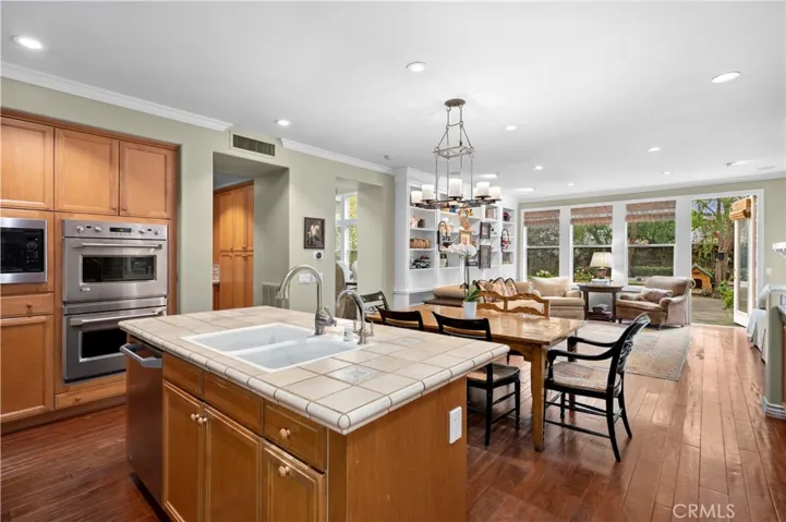41 Whitehall, Newport Beach, California 92660