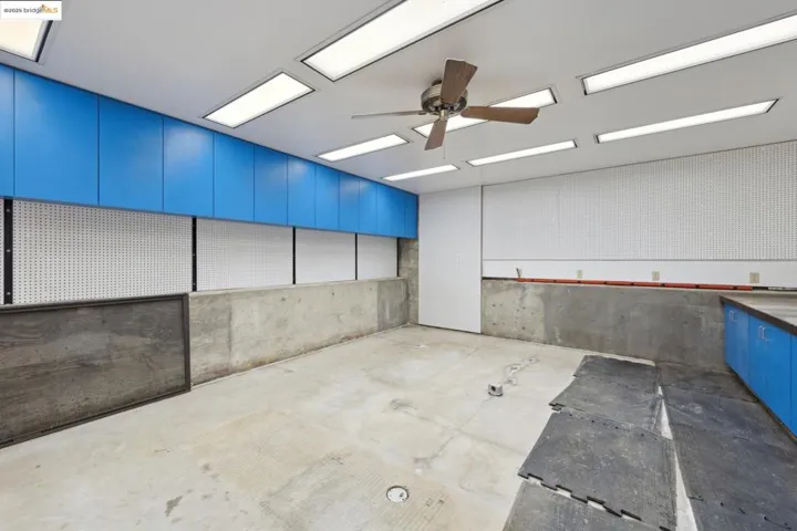 1091 Manor Rd., El Sobrante, California 94803