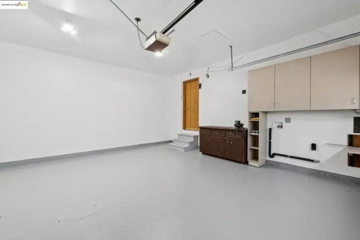 1091 Manor Rd., El Sobrante, California 94803