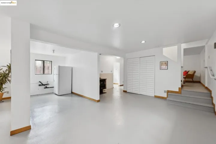 1091 Manor Rd., El Sobrante, California 94803