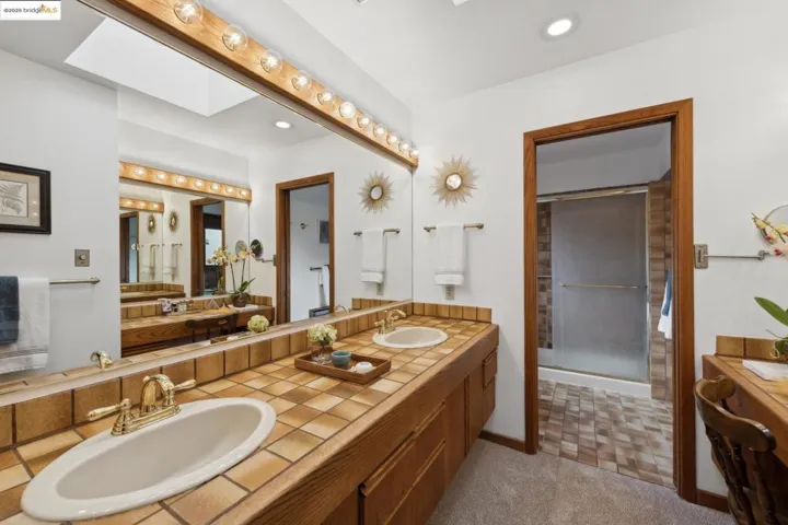1091 Manor Rd., El Sobrante, California 94803