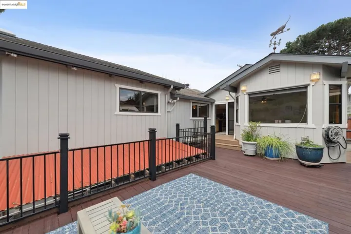 1091 Manor Rd., El Sobrante, California 94803