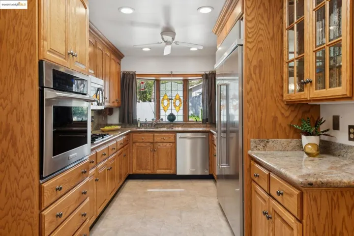 1091 Manor Rd., El Sobrante, California 94803