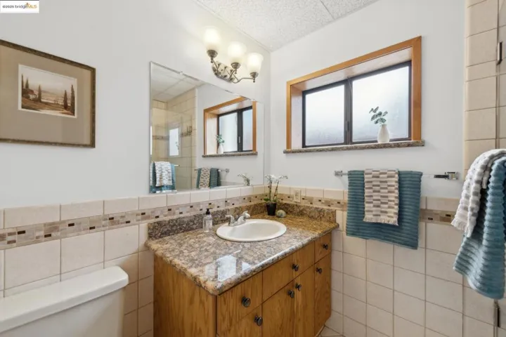 1091 Manor Rd., El Sobrante, California 94803