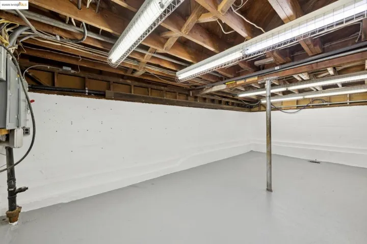 1091 Manor Rd., El Sobrante, California 94803