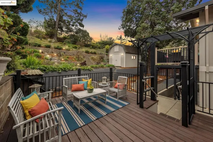 1091 Manor Rd., El Sobrante, California 94803