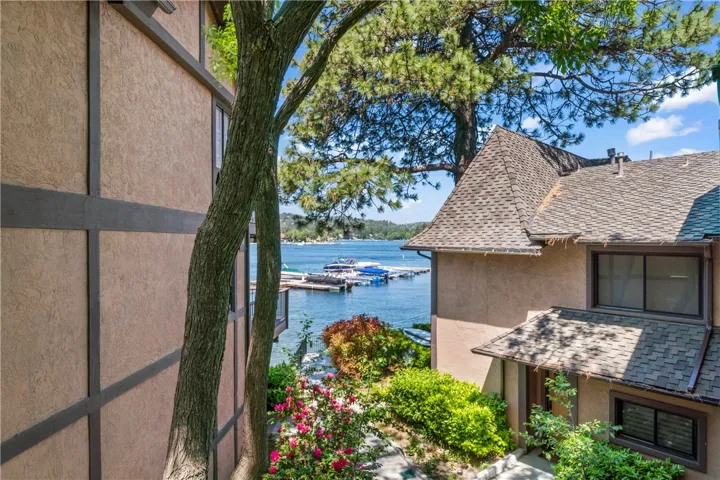 184 State Hwy 173, Lake Arrowhead, California 92352