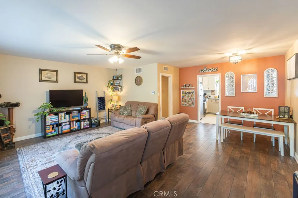 5270 E Anaheim Road 2, Long Beach, California 90815 home-pic-0