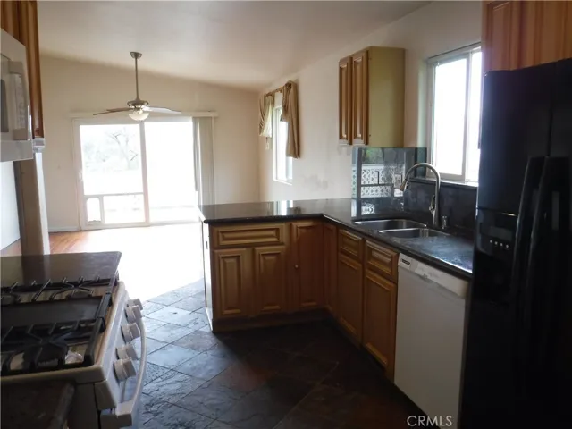 2885 King Street, Nice, California 95464