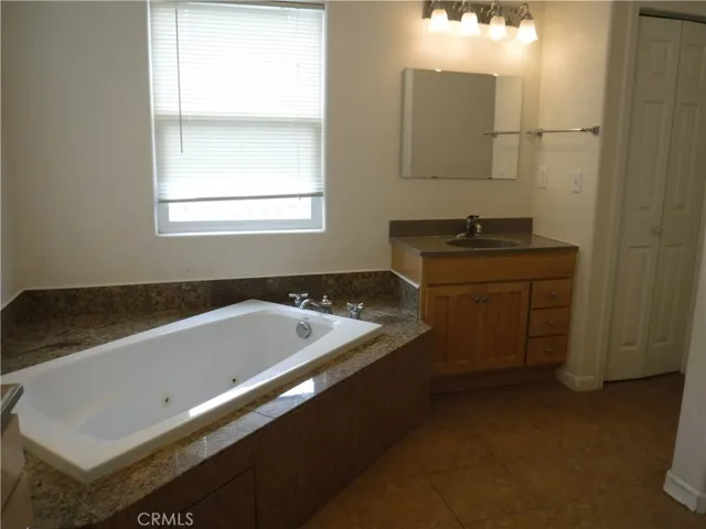 2885 King Street, Nice, California 95464