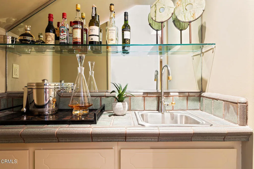 380 S Orange Grove Boulevard 1, Pasadena, California 91105 home-pic-4