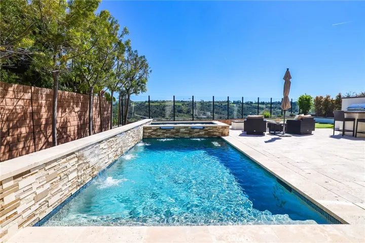 45 Cielo Azul, Mission Viejo, California 92692