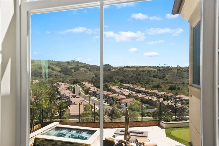 45 Cielo Azul, Mission Viejo, California 92692