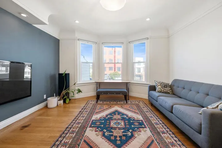 5709 Mission Street, San Francisco, California 94112