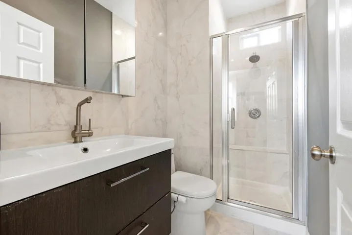 5709 Mission Street, San Francisco, California 94112