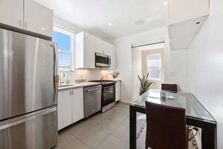 5709 Mission Street, San Francisco, California 94112