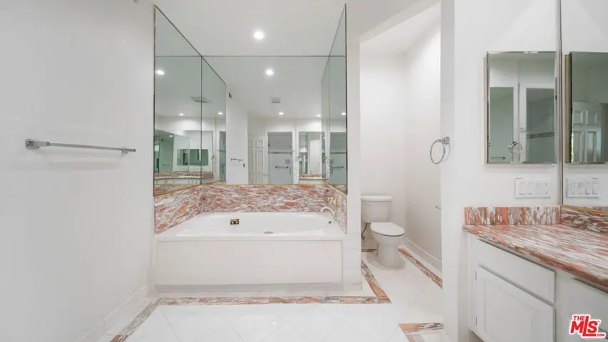 200 N Almont Drive 306, Beverly Hills, California 90211