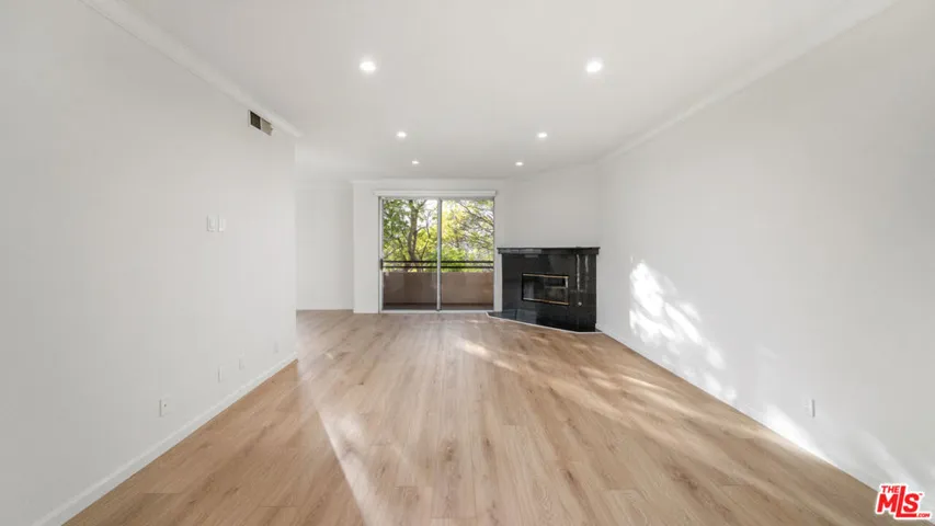 200 N Almont Drive 306, Beverly Hills, California 90211