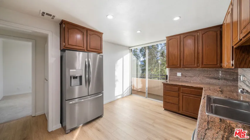 200 N Almont Drive 306, Beverly Hills, California 90211