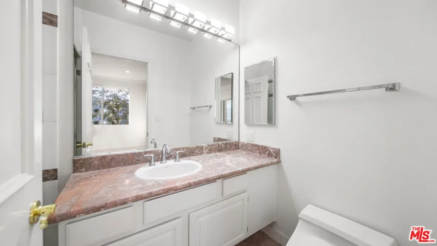 200 N Almont Drive 306, Beverly Hills, California 90211